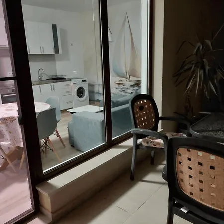 Apartamento Paradise червенка Chernomorets