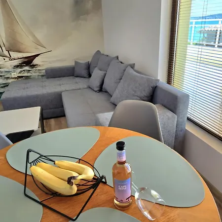 Paradise червенка Апартаменты *