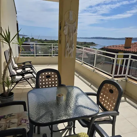 Paradise червенка Апартаменты *