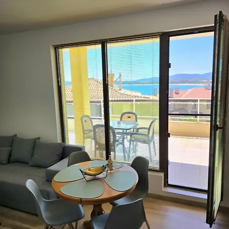 Paradise червенка Апартаменты Черноморец